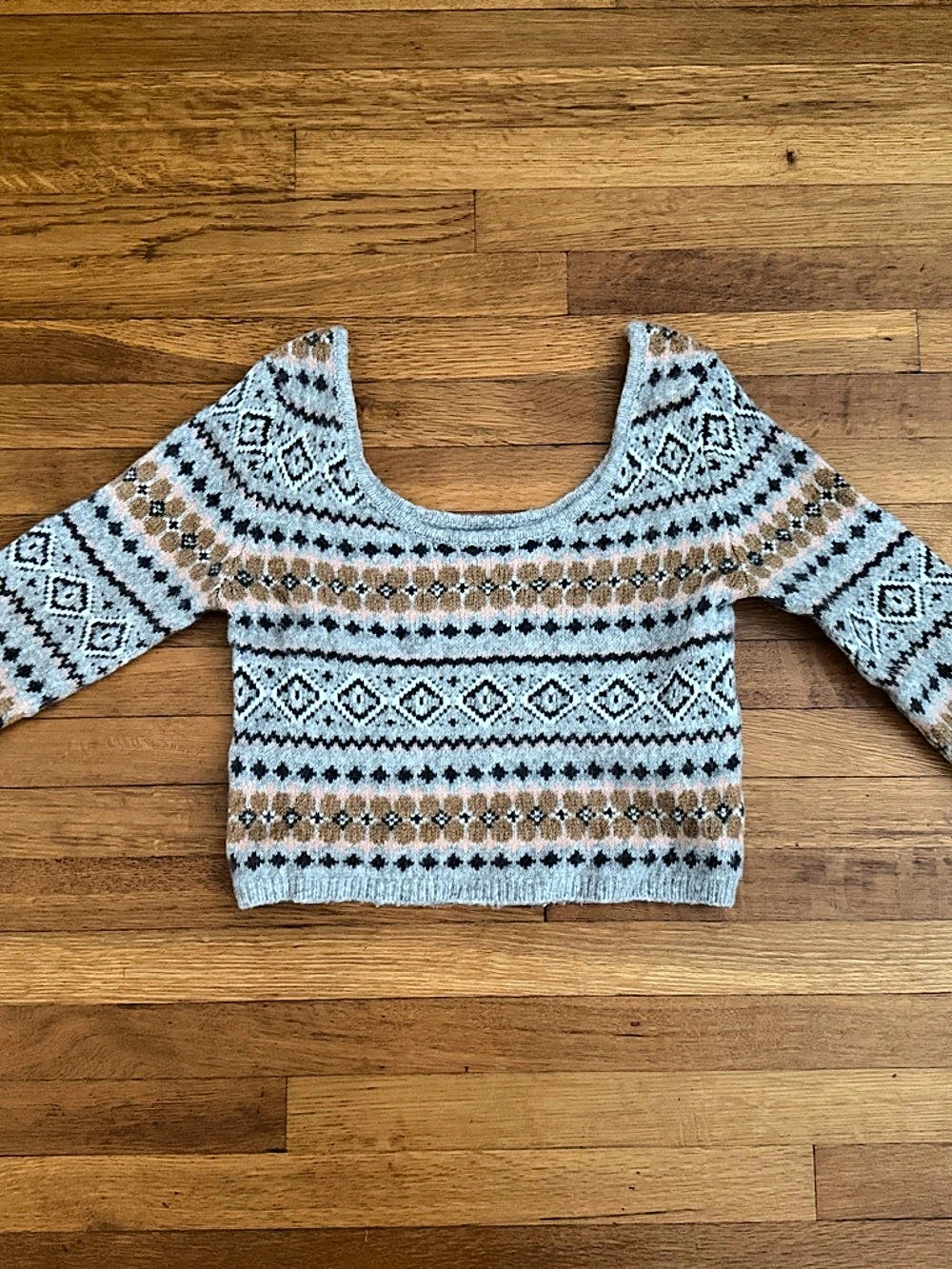Women's Geometric Cropped Sweater in Blue & Brown